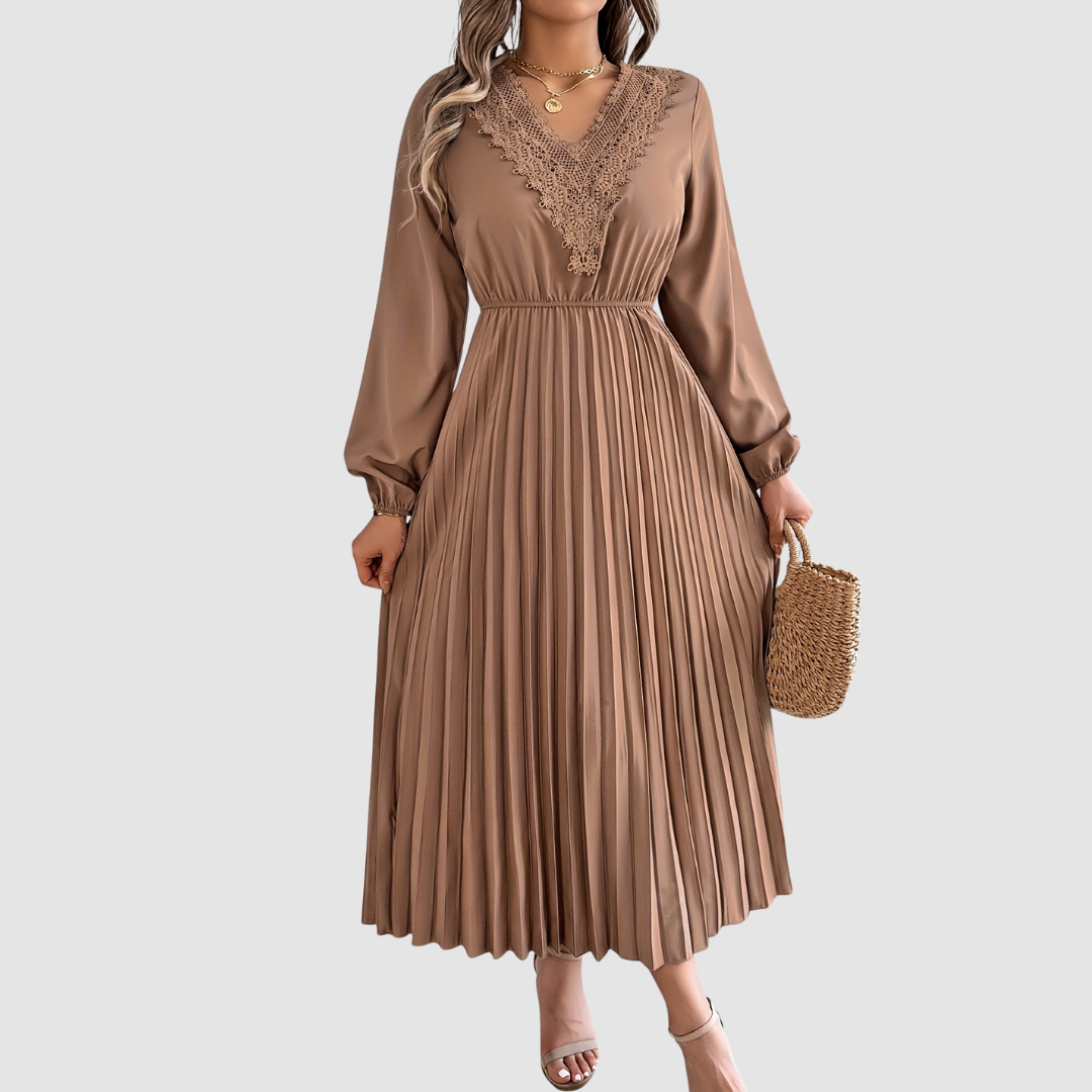 Rosalind Quinn | Robe A-Line en Dentelle à Col V
