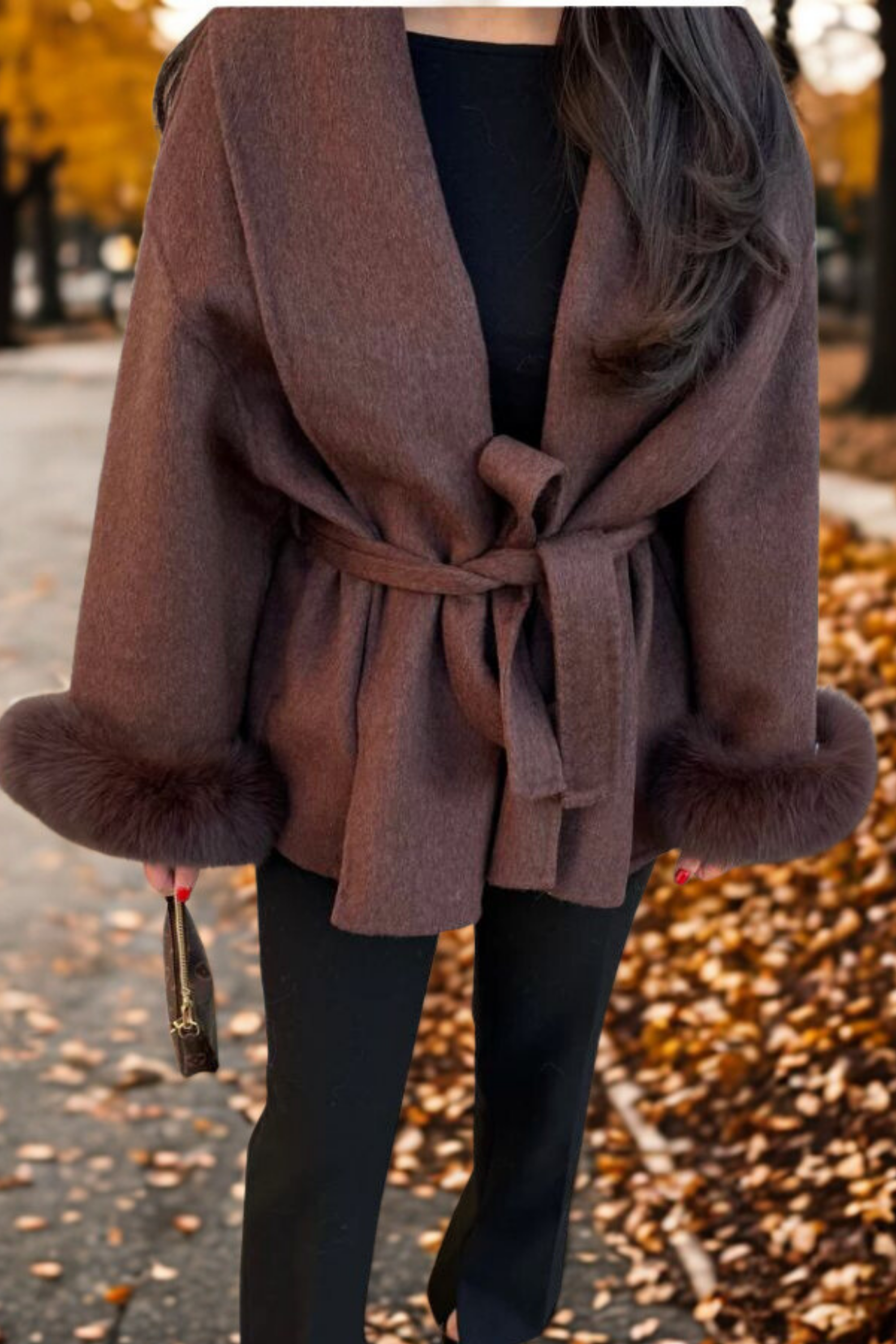 MANTEAU EN FOURRURE SYNTHÉTIQUE