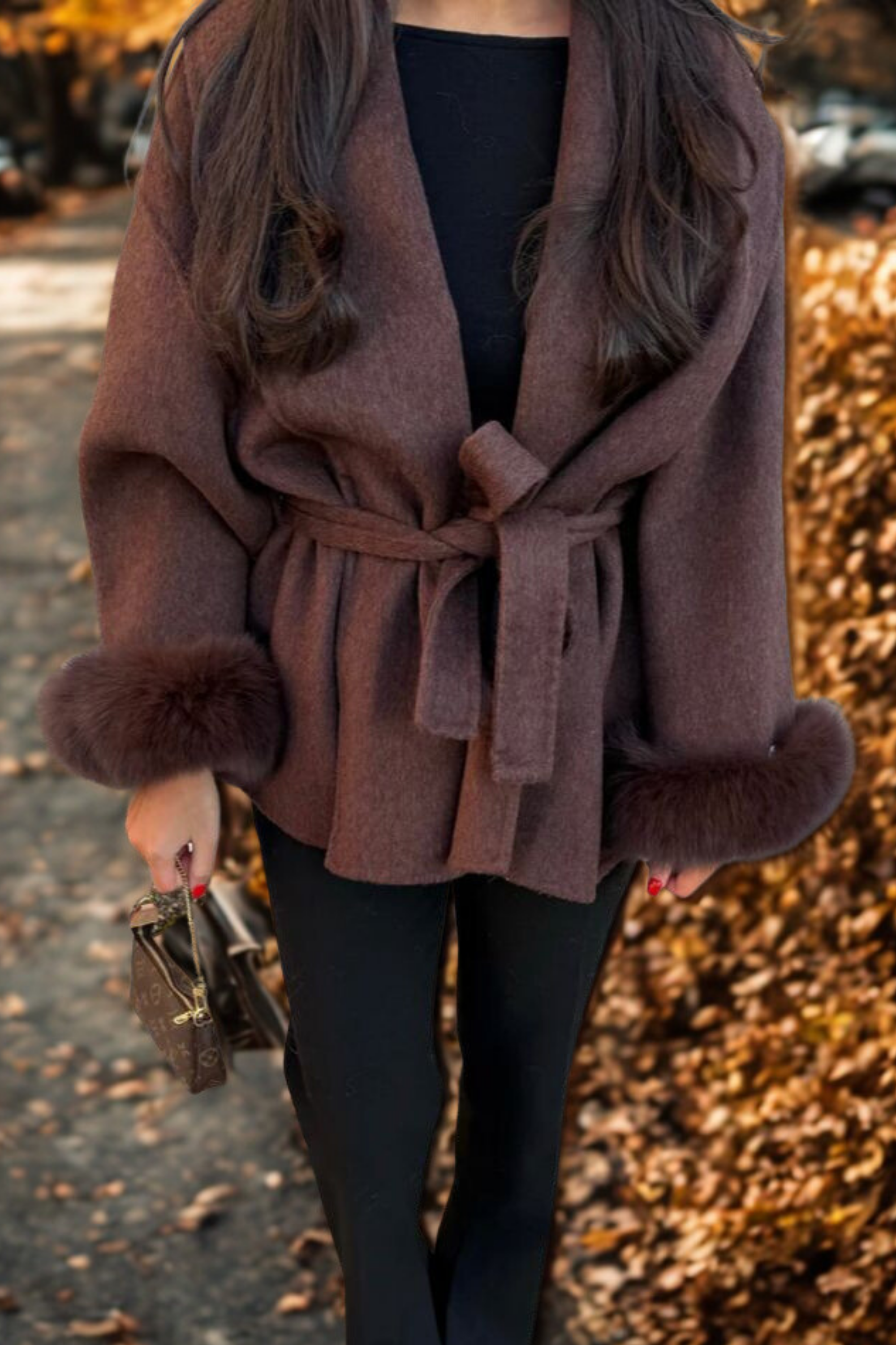 MANTEAU EN FOURRURE SYNTHÉTIQUE