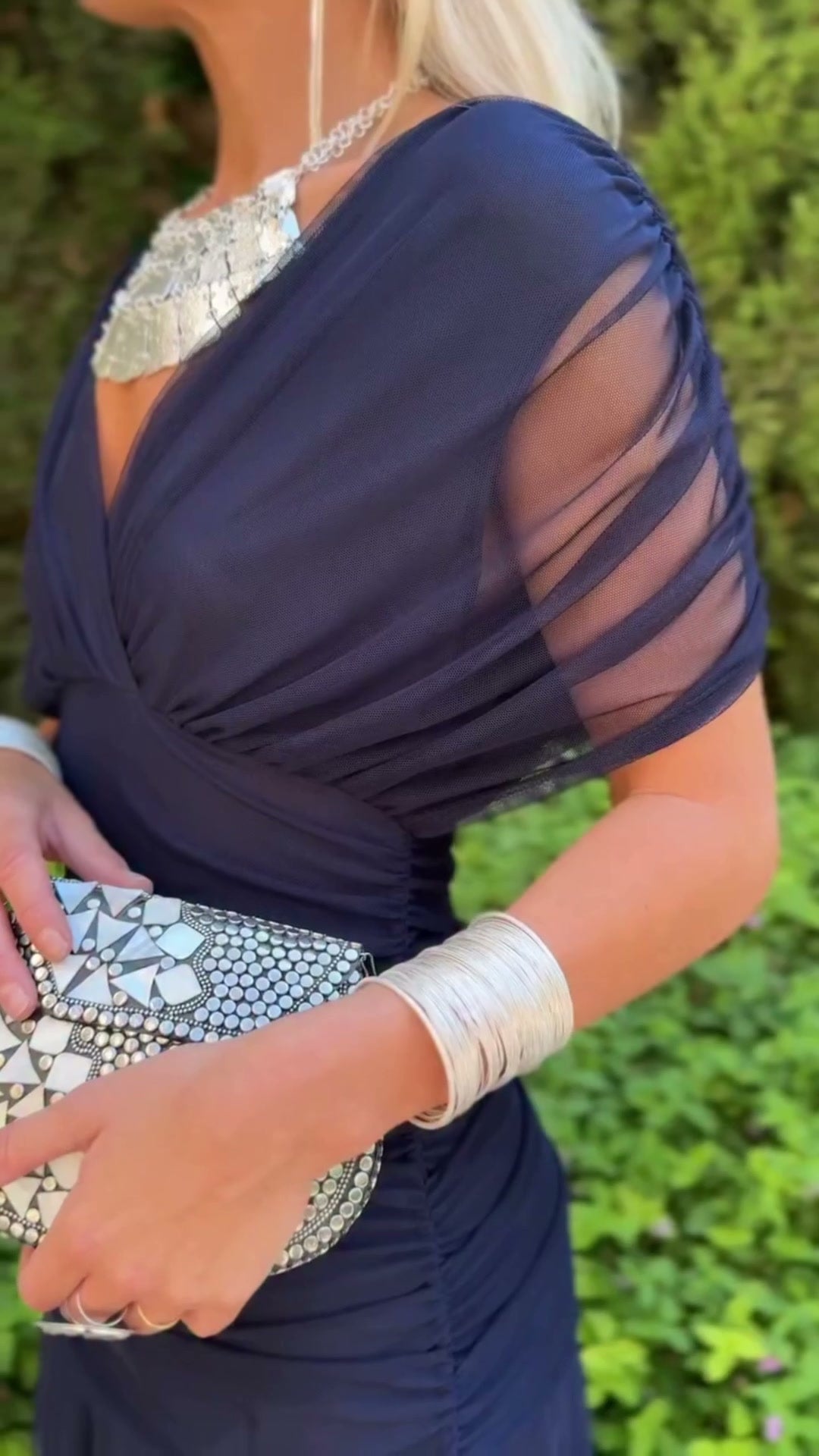 Avery - Robe Bleue Élégante