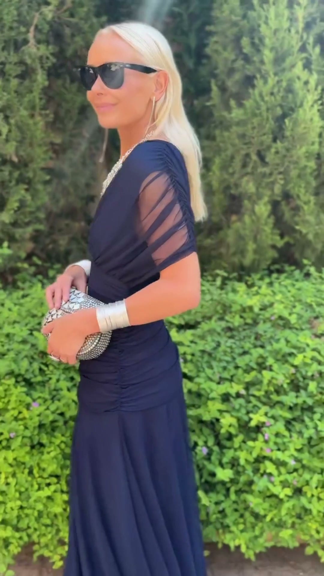 Avery - Robe Bleue Élégante
